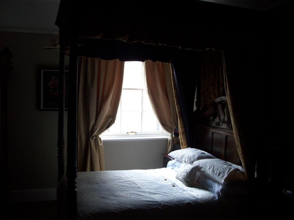 The Bradley Hotell Cheltenham Rum bild